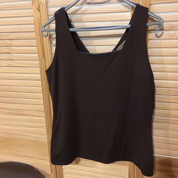 Boutique Essentials-Ladies sleeveless top. - Picture 2 of 3